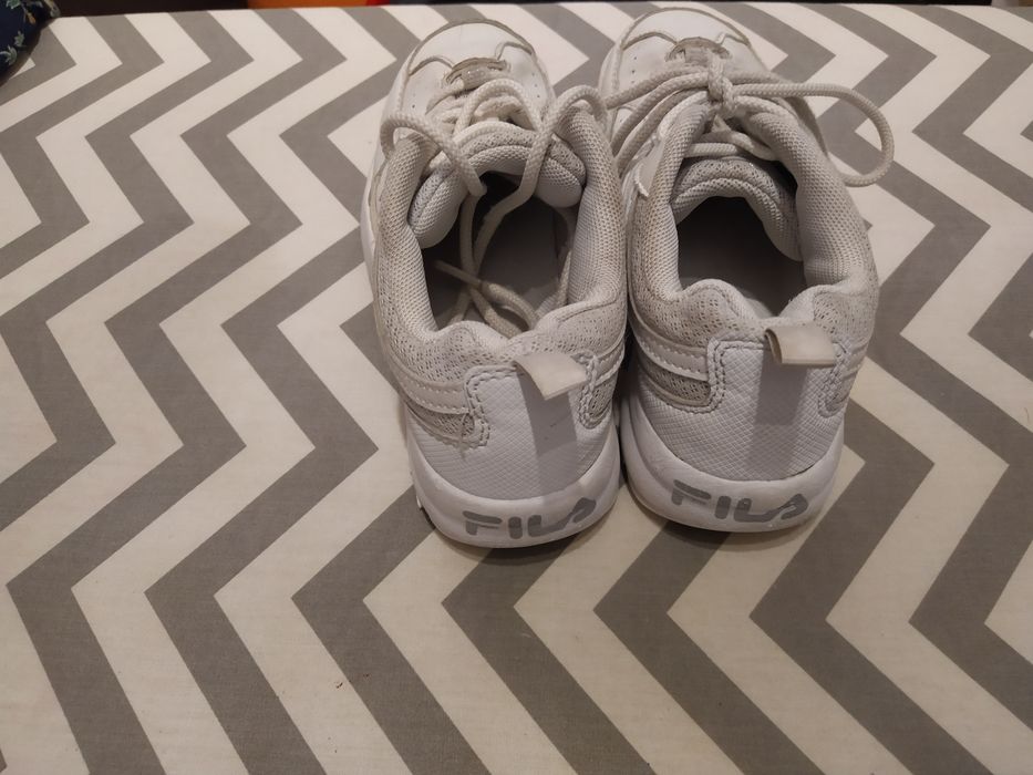 Ténis marca Fila 32