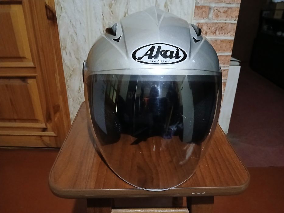 Шолом для мотоцикла.  Шлем для мотоцикла.