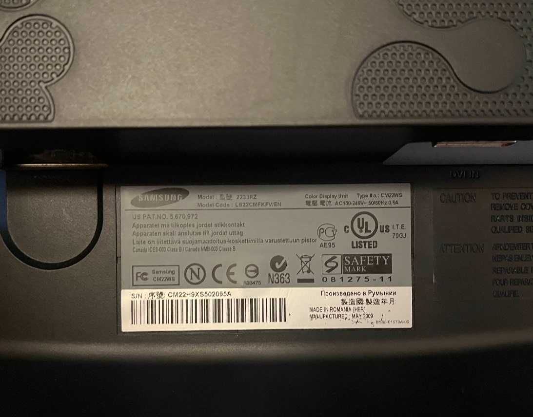 3 monitores Samsung 2233RZ (120Hz)