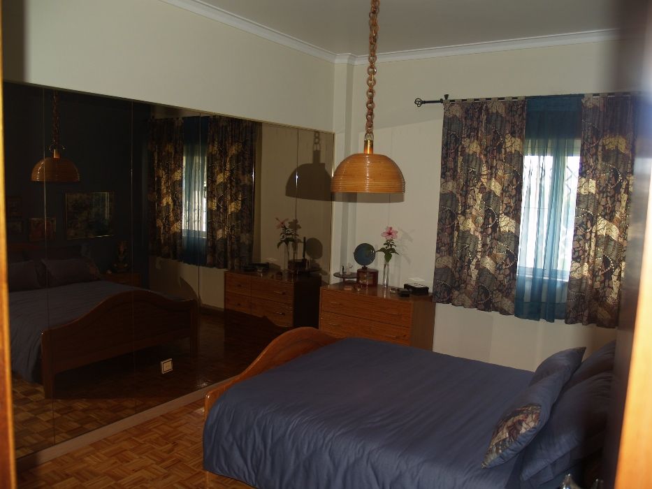 Mobilia Quarto de casal em pinho maciço