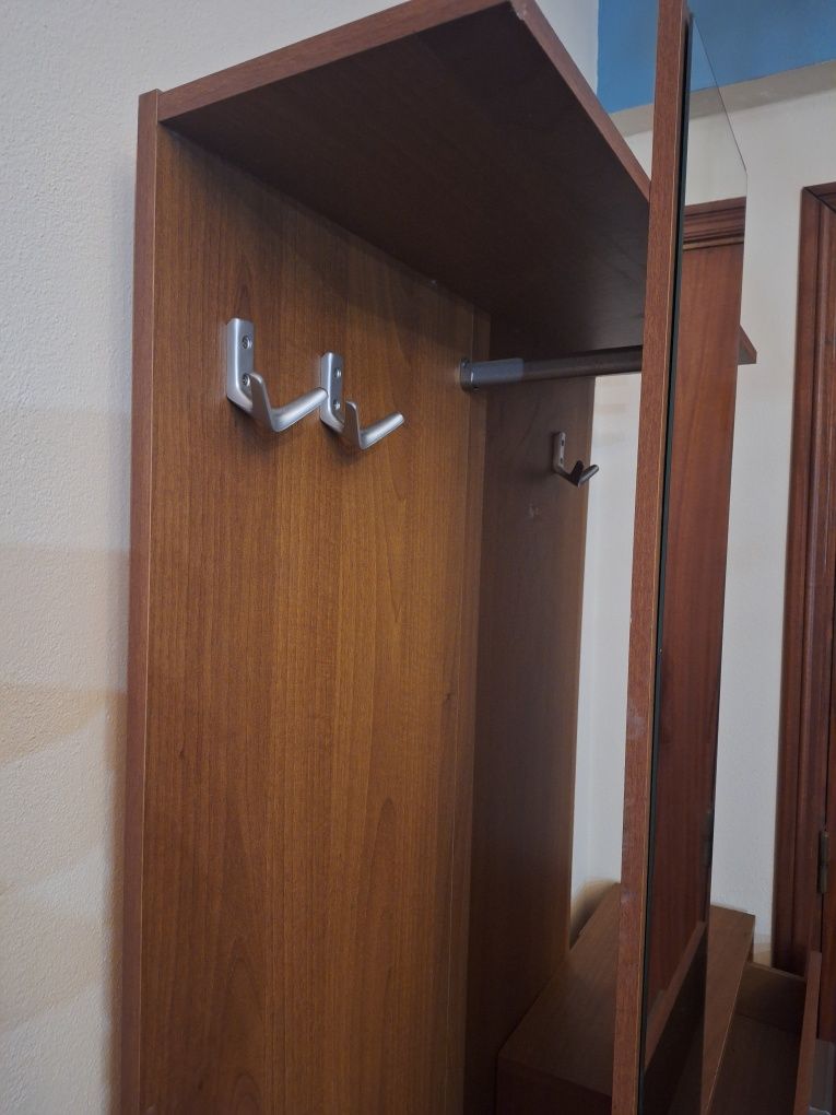 Movel de entrada com espelho, sapateira, gaveta e cabides