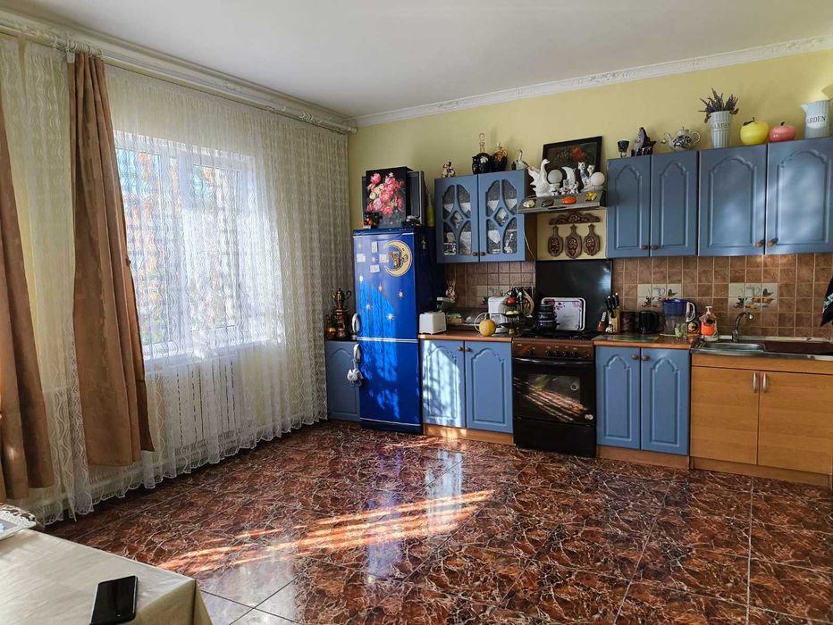 село Дачное, добротный дом 2 эт, 10 сот.  Рядом Нерубайское.