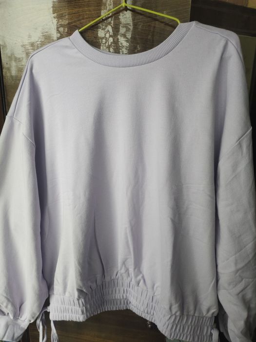 Жіночий світшот DeFacto
Розмір XL (48)
ОТ 80, ОГ 98, ОС 106
100 % бав