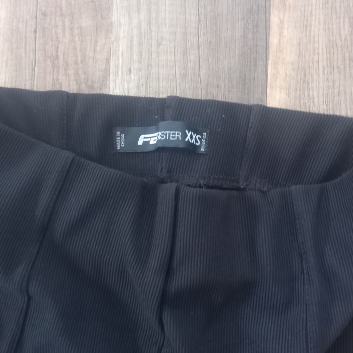 Czarne spodnie  New Yorker