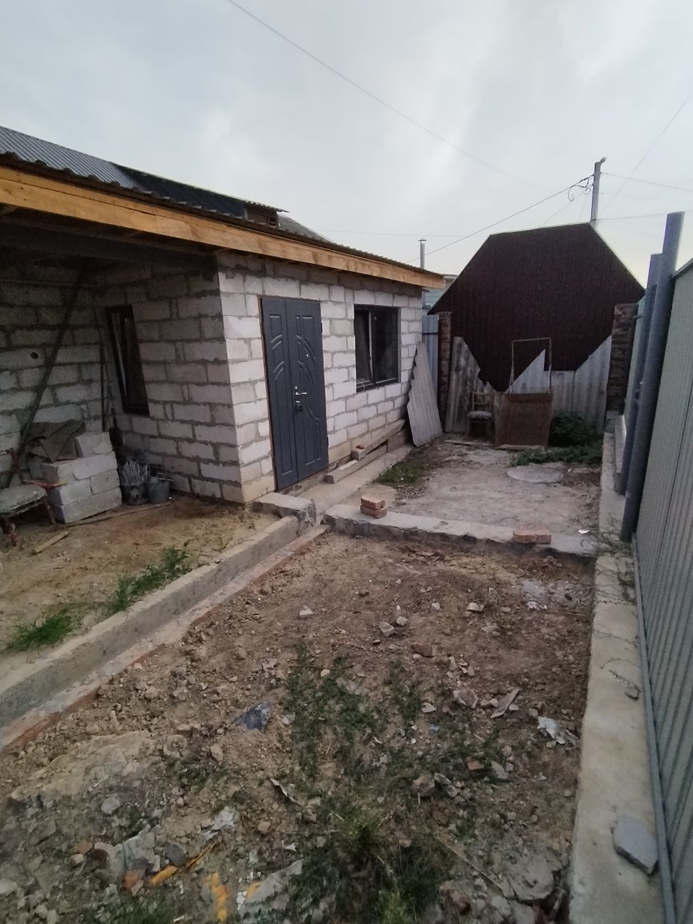 Продається  частина будинку,район Осташівка