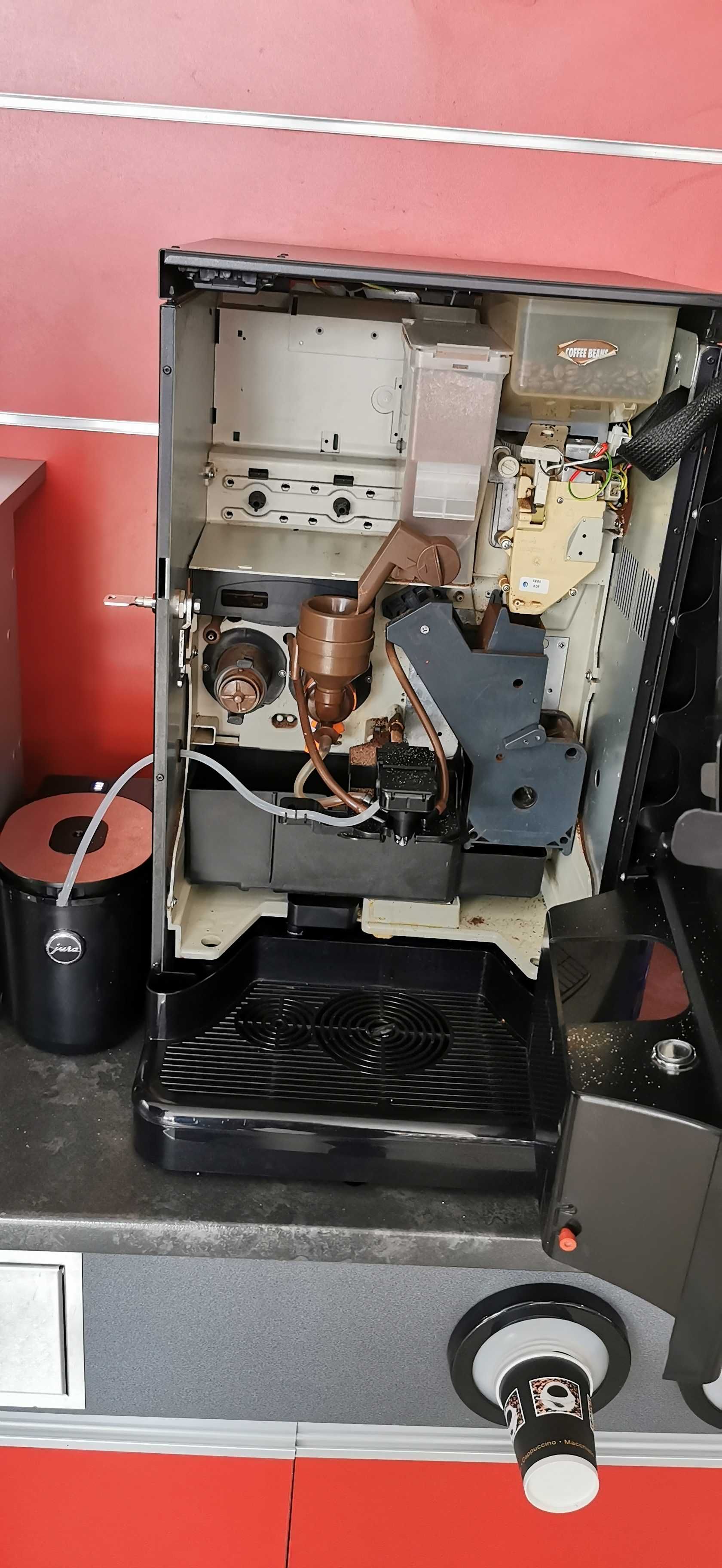 Ekspres Saeco Phedra EVO Cappuccino + lodówka Jura o wartości 1000 zł