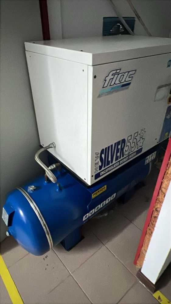 Compressor + Secador 3200€