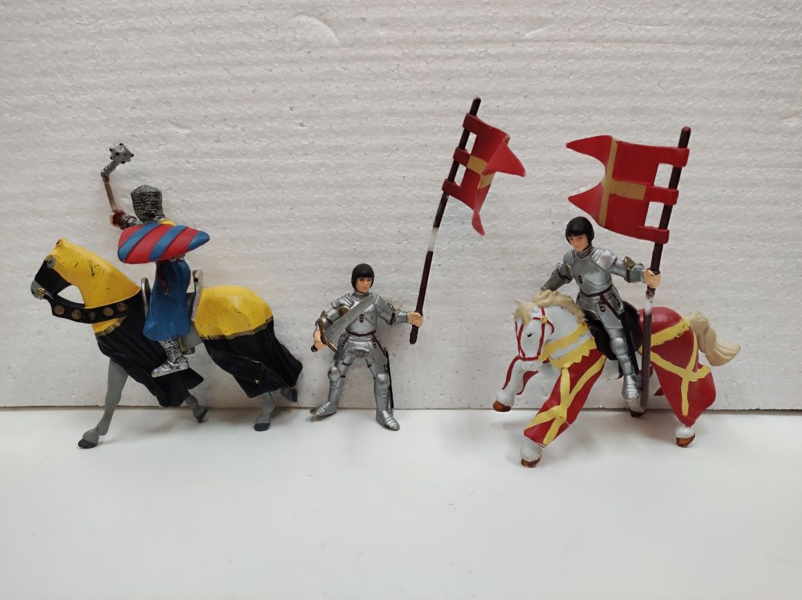 Figuras de Cavaleiros Medievais