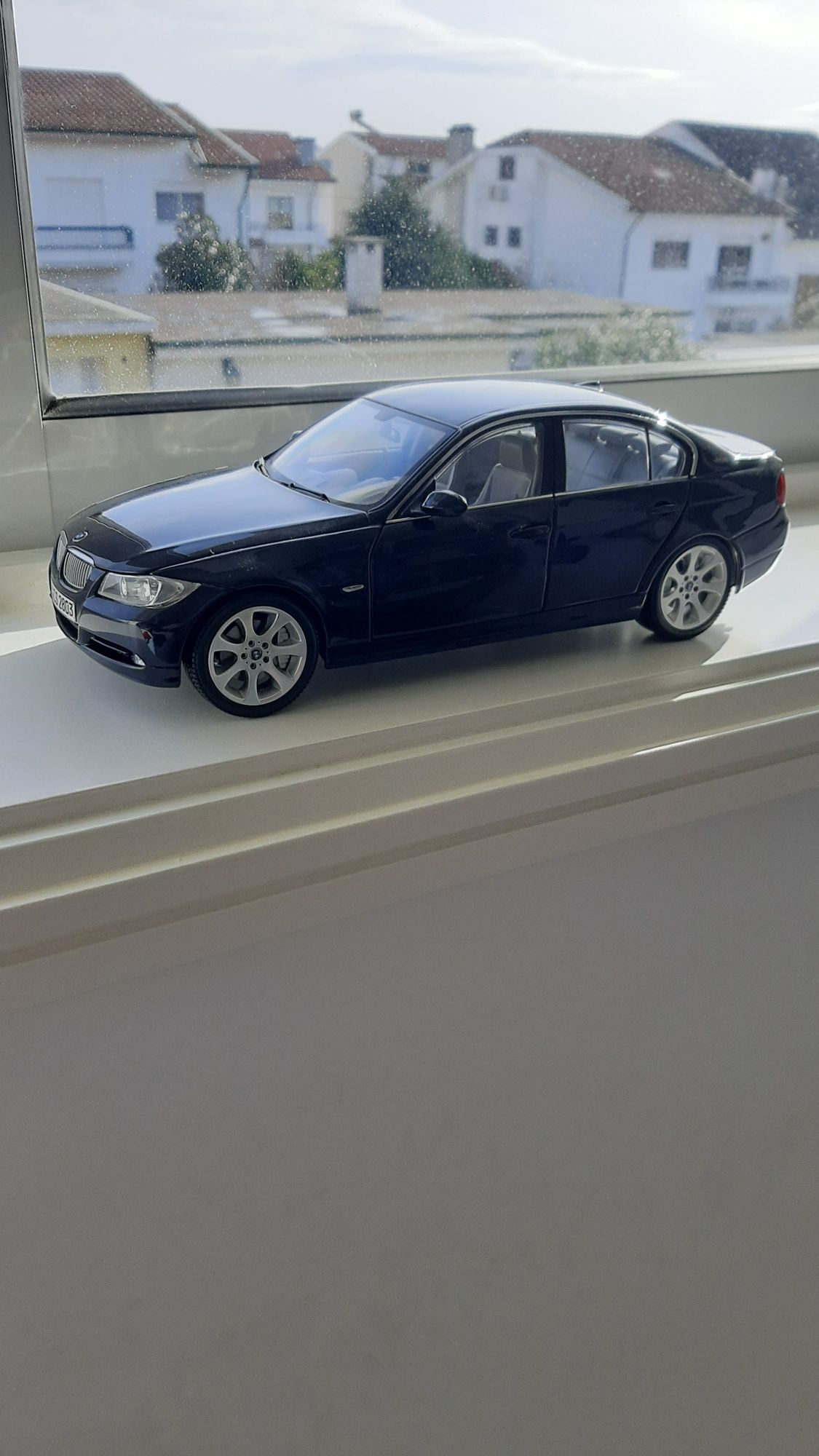 Bmw kyosho 1 18 dealer edition