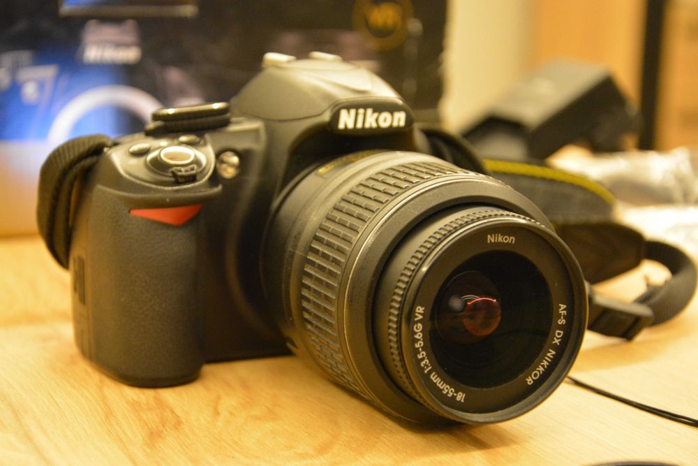 Lustrzanka Nikon D3100 + obiektyw Nikkor 18-55 VR
