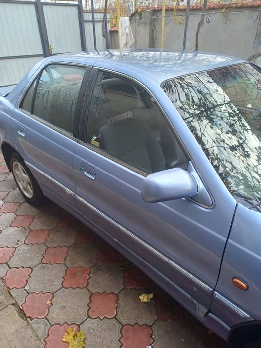 Авто Хюндай лантра