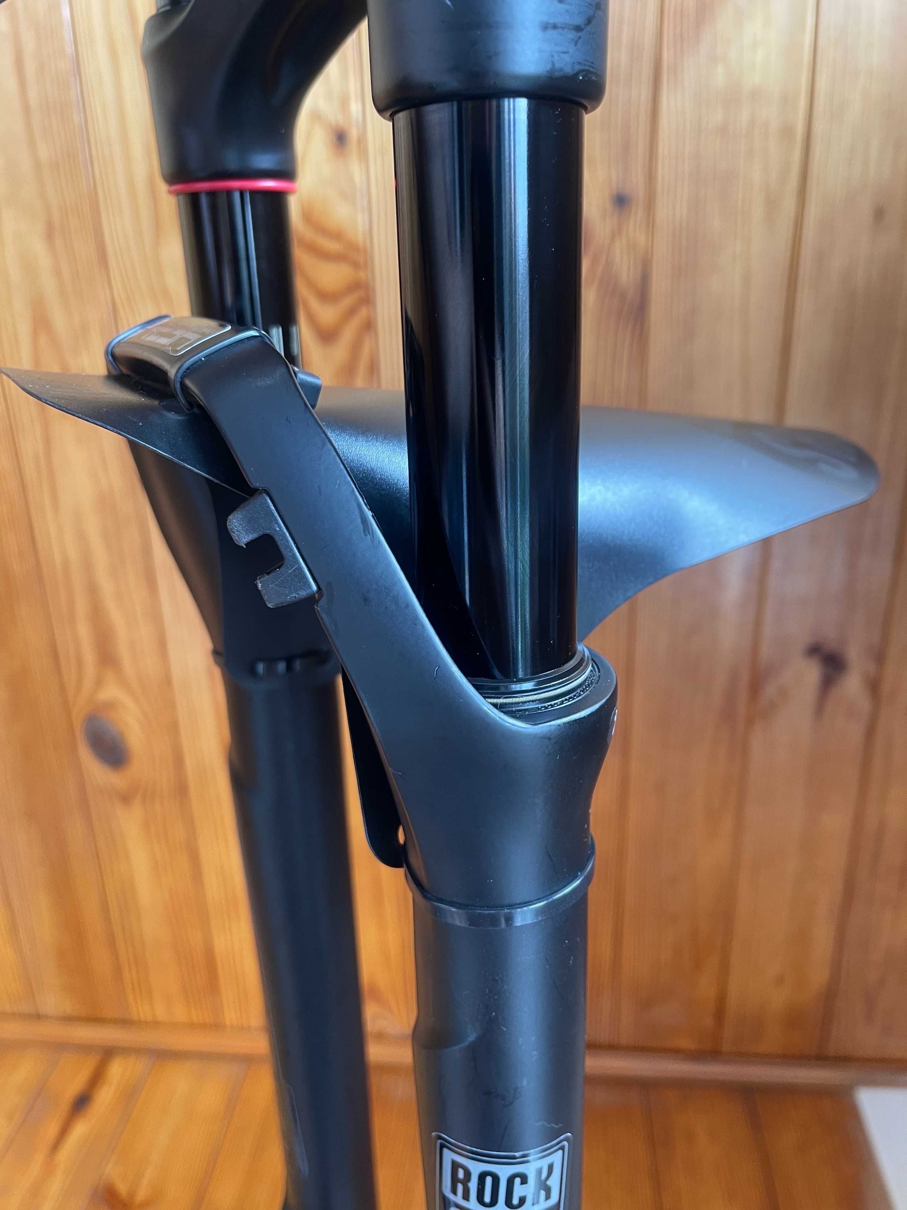Вилка Rock Shox Reba 29 з монеткою блокування + крило