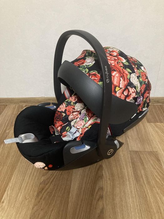 Автокрісло Cybex Cloud T i-size spring blossom