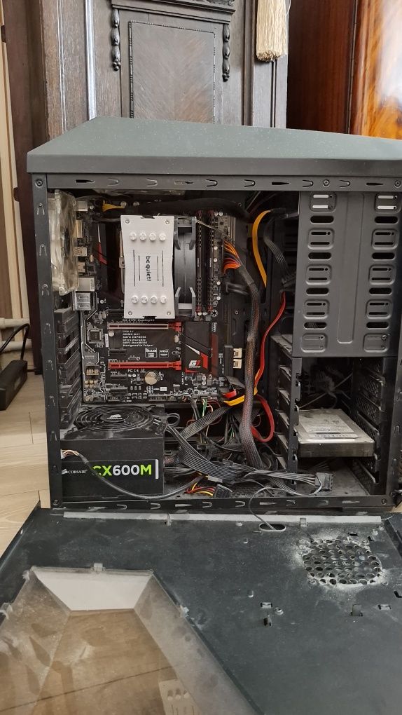 Komputer stacjonarny i7 6700k (bez karty graficznej)