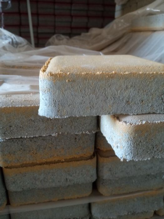 ПРОДАМ  Другий сорт Тротуарна плитка Бордюри дорожі бордюри садові