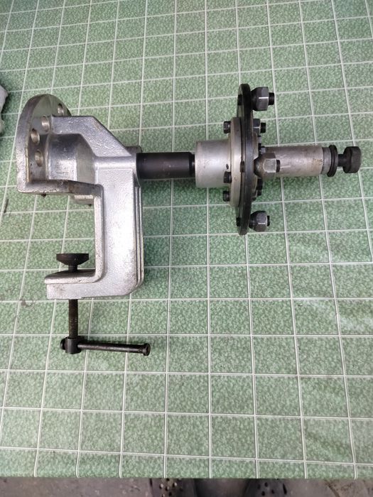 Устройство для балансировки колес.