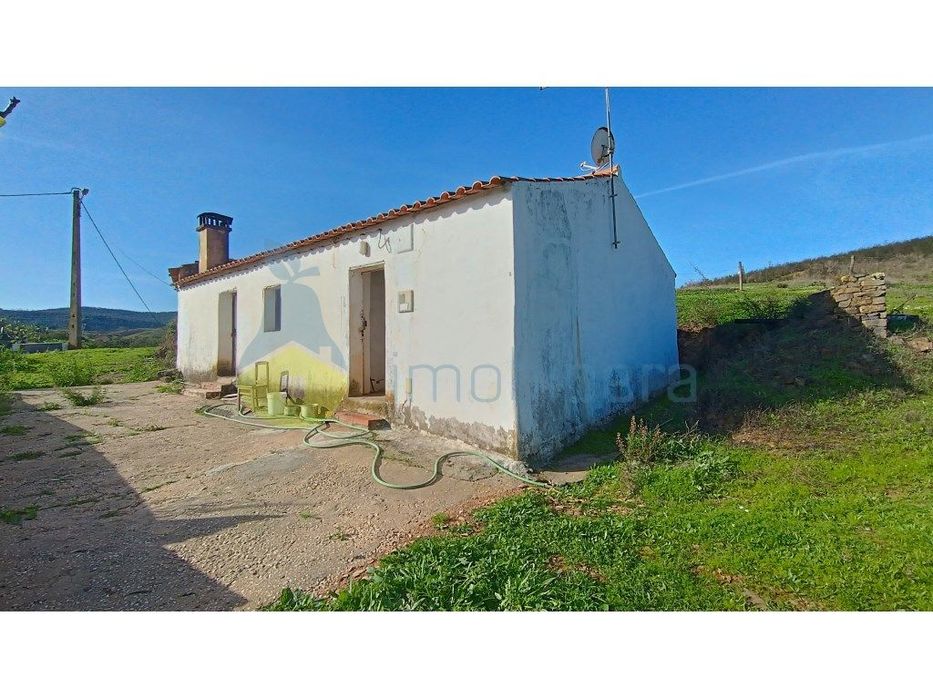 Quinta com 14 hectares nas Moitinhas