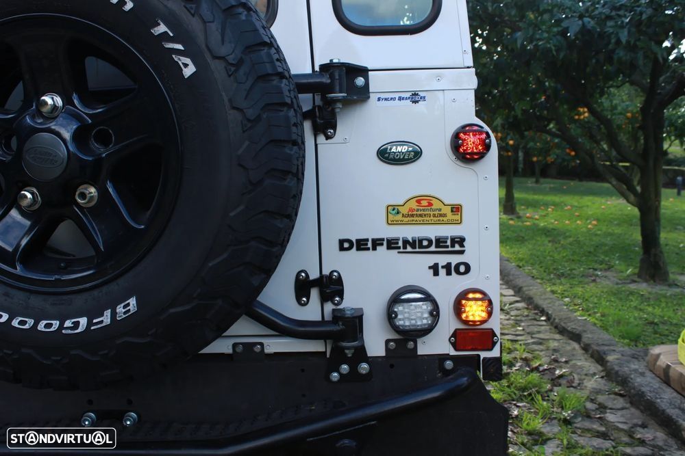 Land Rover Defender 110 300TDi - RESTAURADO