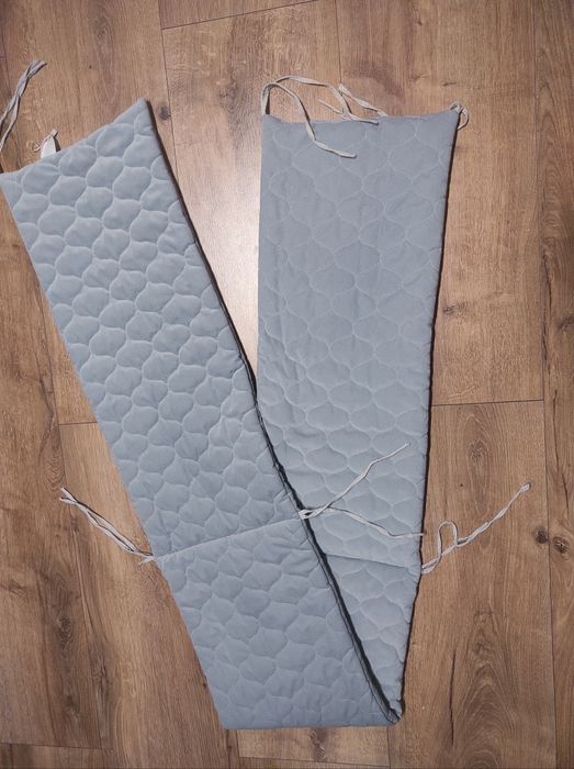 Ochraniacz do łóżeczka Velvet jasnoszary pikowany miekki