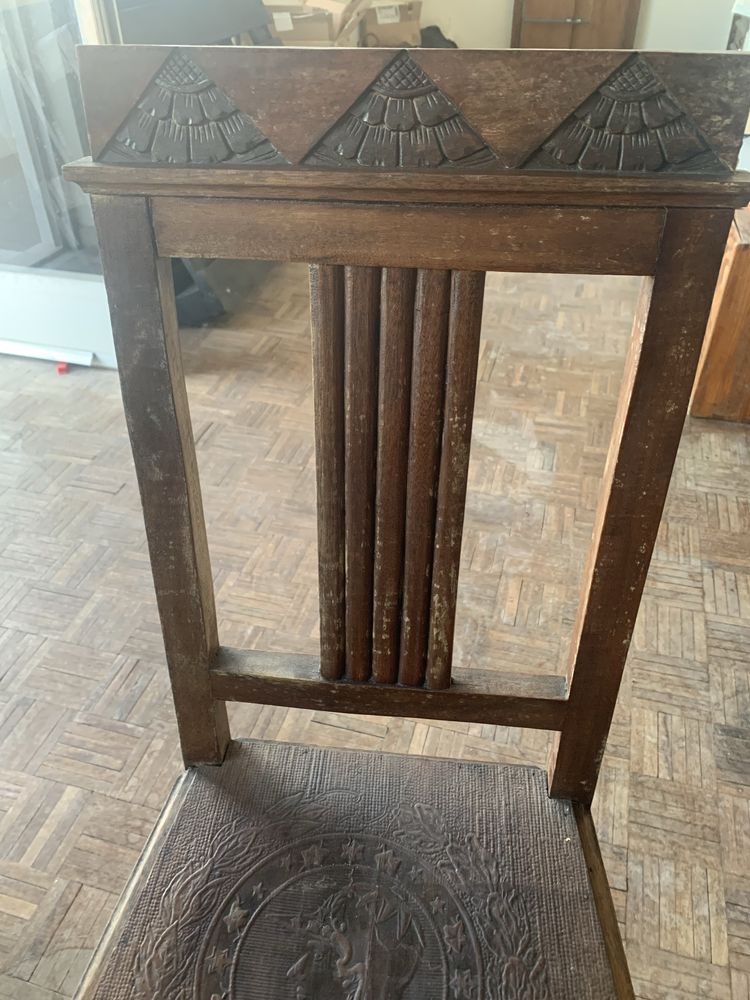 Cadeira antiga para restauro