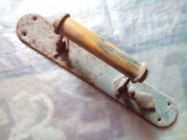 Продам дверную ручку бакелит -из СССР