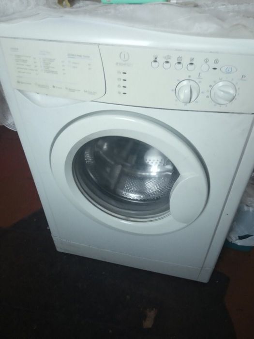 Продам стиральную машинку автомат Indesit wisl 92