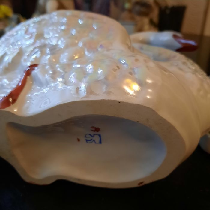 Фарфоровые статуэтки ссср свинарка и конфетница лебедь