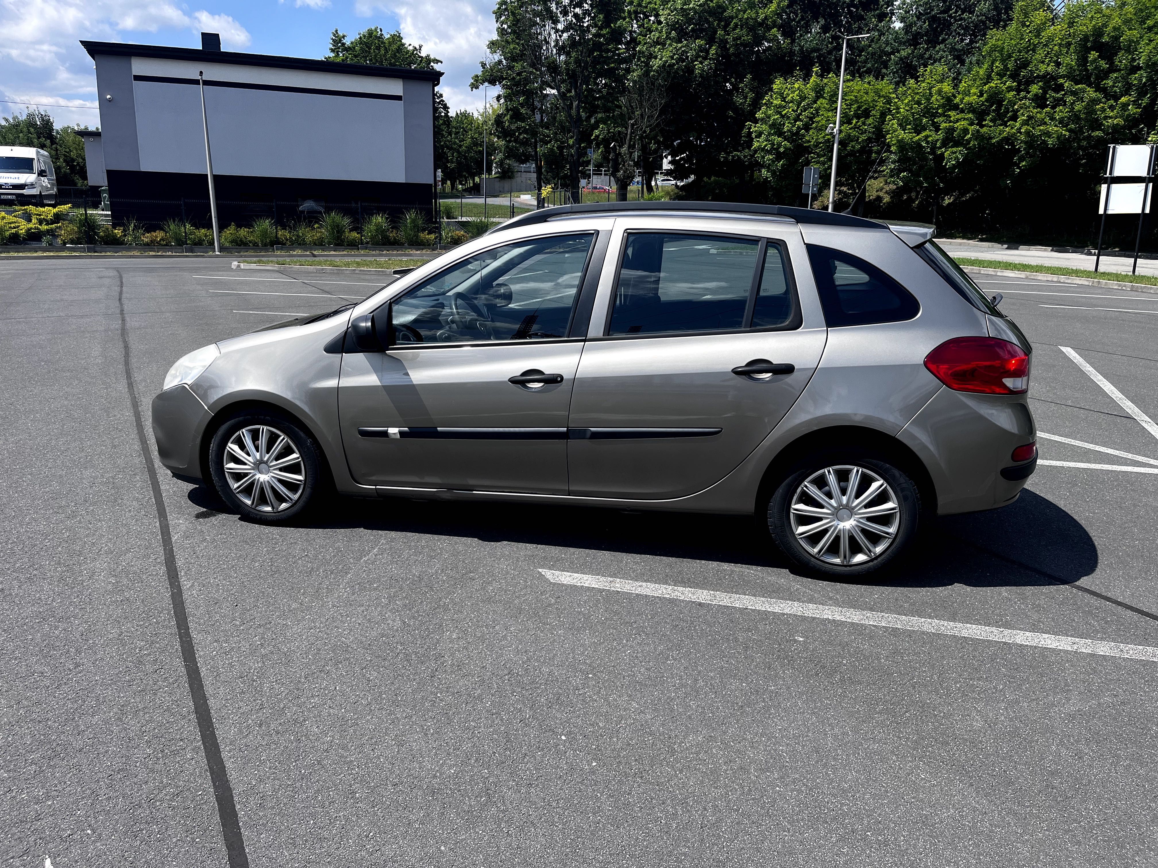 Renault Clio 2012 rok 1,5 tdi  przebieg 225000 tyś