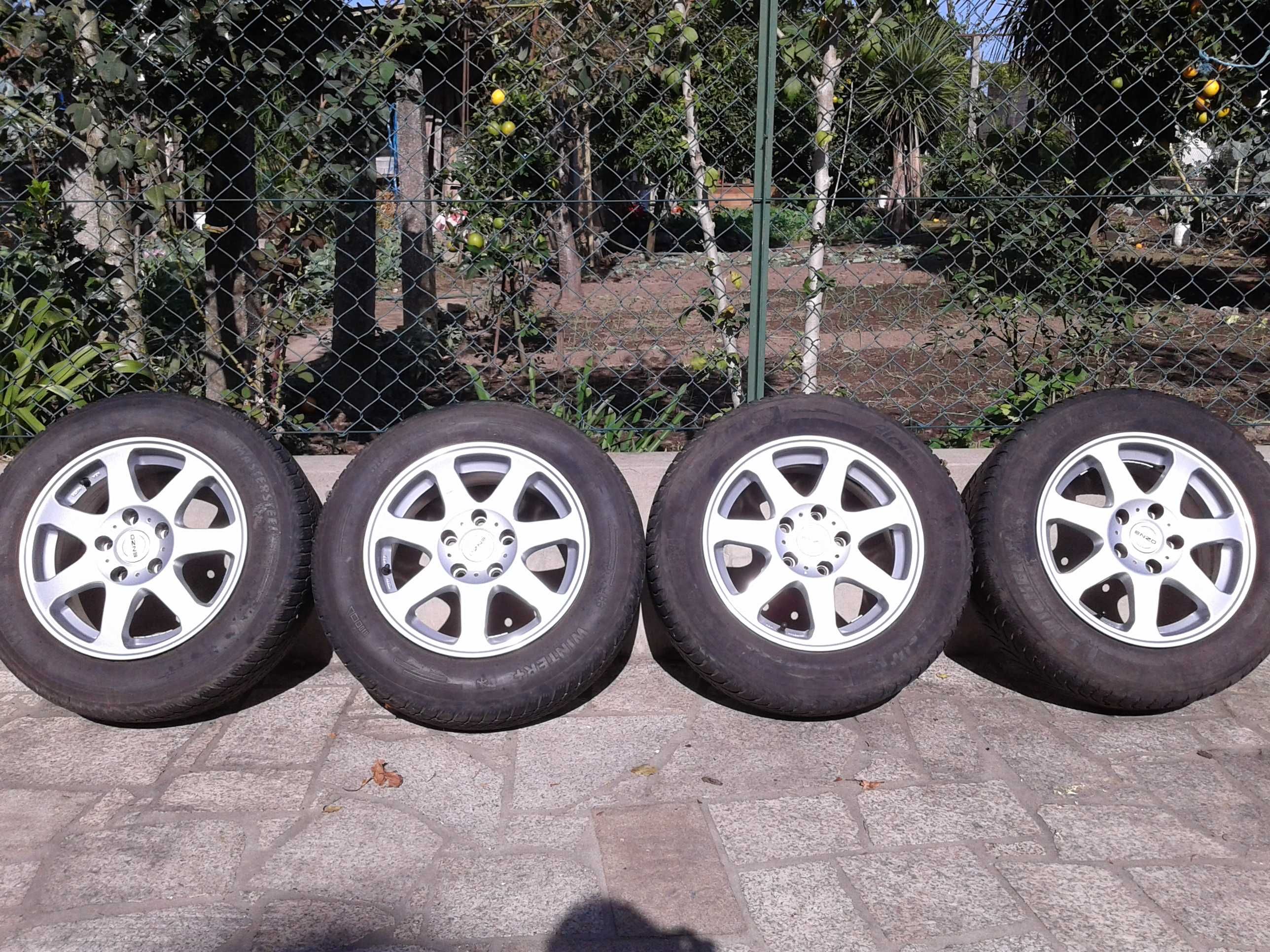 Jantes em liga leve Mercedes Benz 15" furação 5x112 com pneus