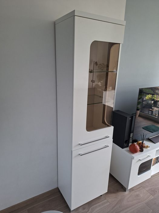 Szafka z witryną szklaną