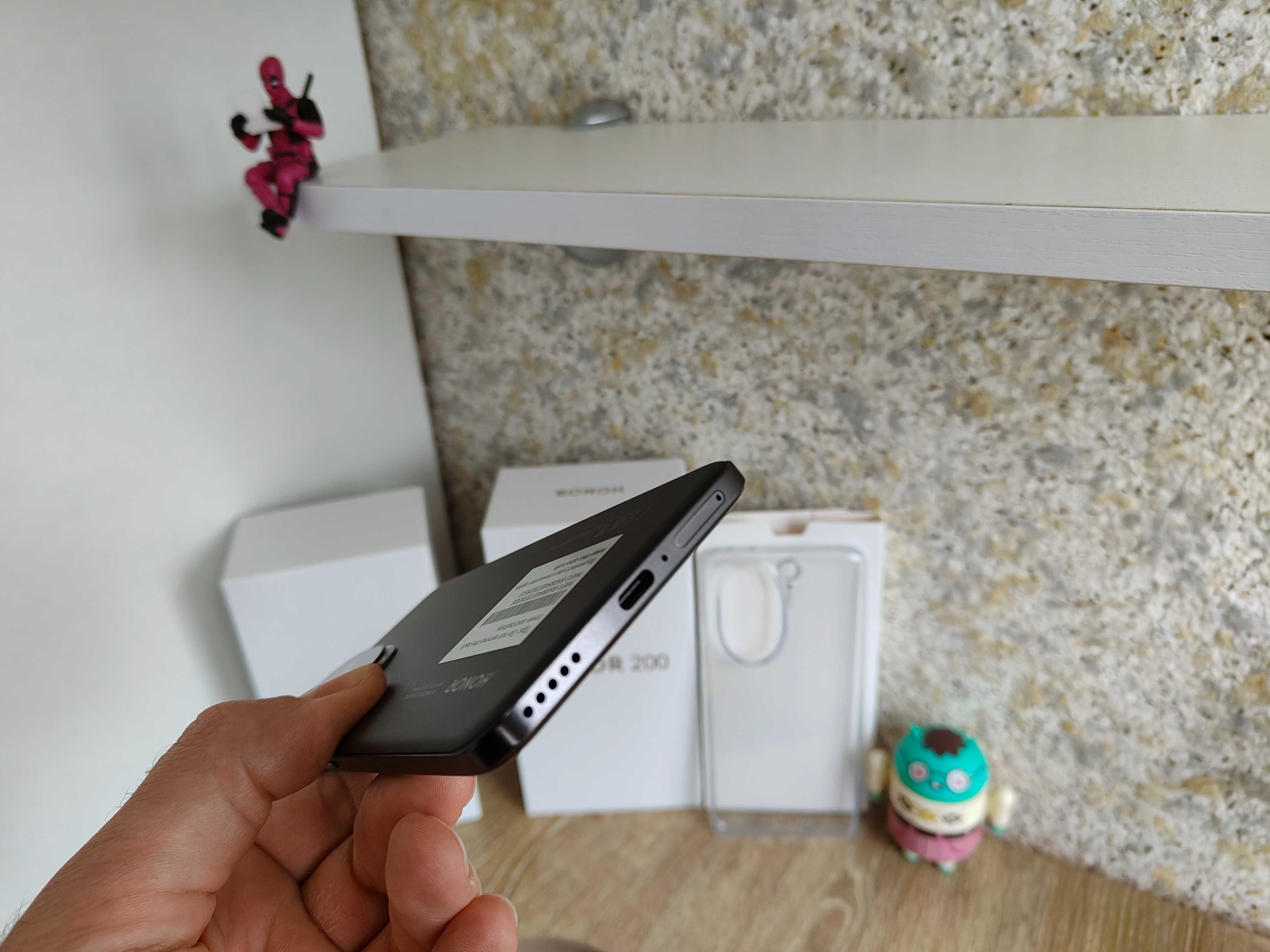 Honor 200 12/256ГБ NFC Global, 6.8"Oled, 50+50+12мп, 5200мАг Топ смарт
