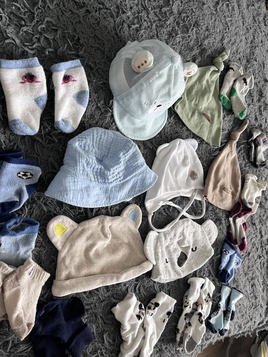 Шапочки та носочки для хлопчика