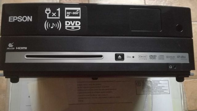 Projektor Epson EH-DM3 3LCD DVD/Dvix HD Stereo Dolby DTS HDMI USB
