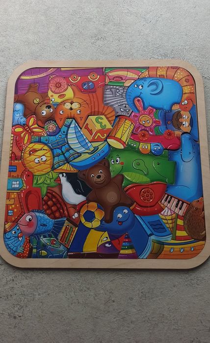 Продам деревянные игры-пазлы "Игрушки" " Умная ёлочка" Клубничка
