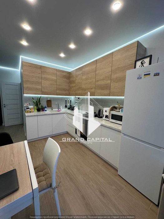 Продам ВИДОВУ 1к квартиру ЖК Каховська/ метро Лівобережна /ГЕНЕРАТОР