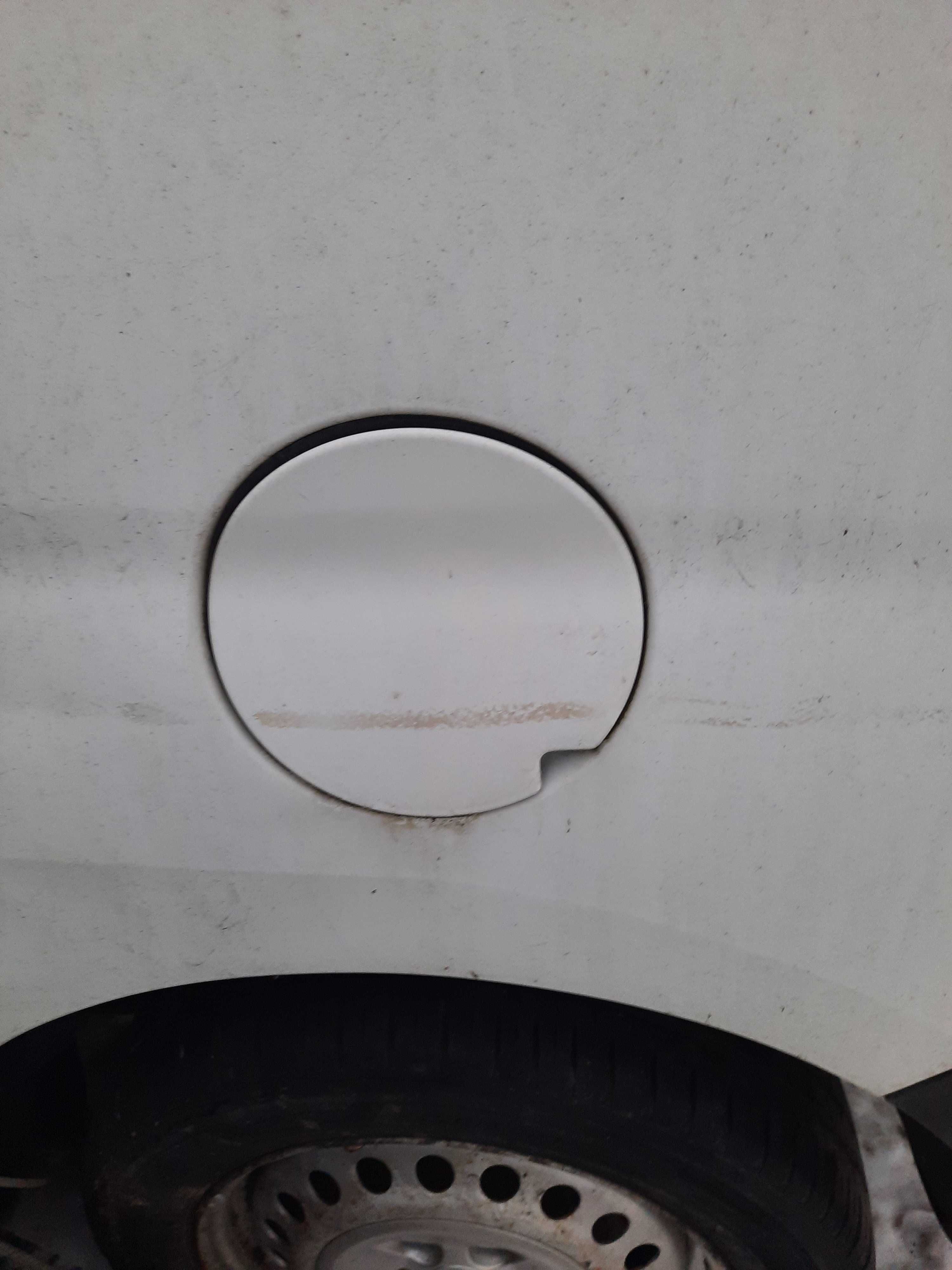 klapka wlewu paliwa Opel Combo D Doblo 2