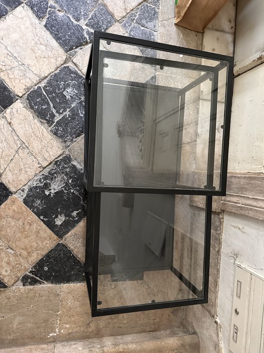 Escrivainha e mesa apoio