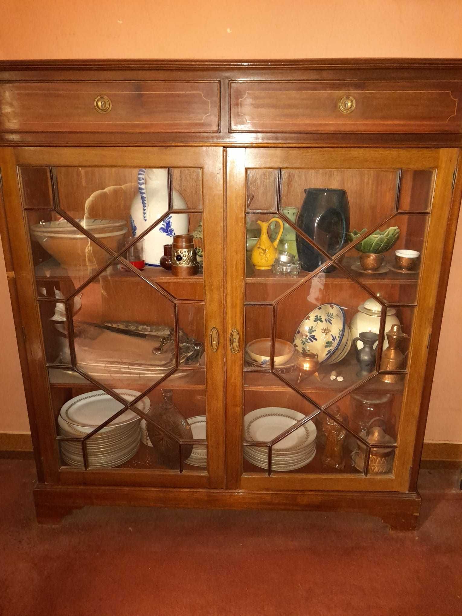 Vitrina/Armário expositório vintage em madeira maciça