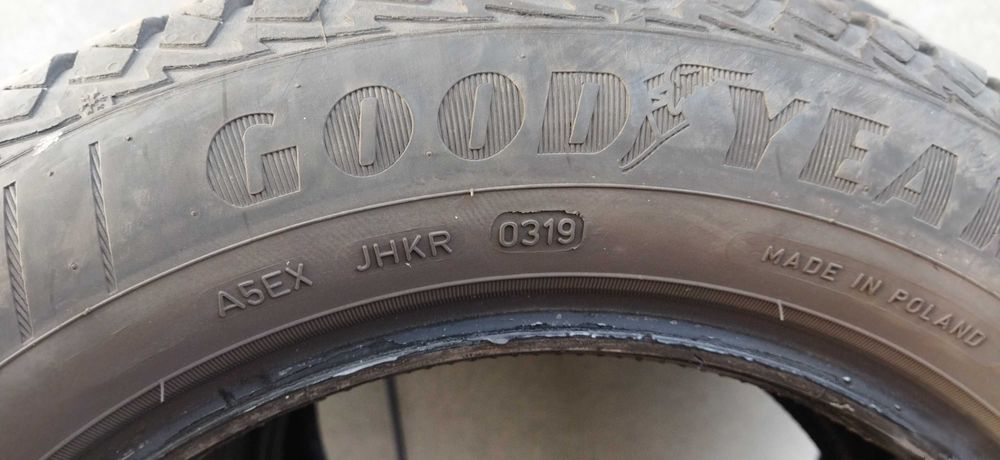 sprzedam całoroczne opony GOODYEAR