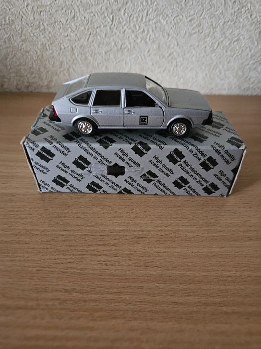 Модель 1:43 volksvagen passat conrad