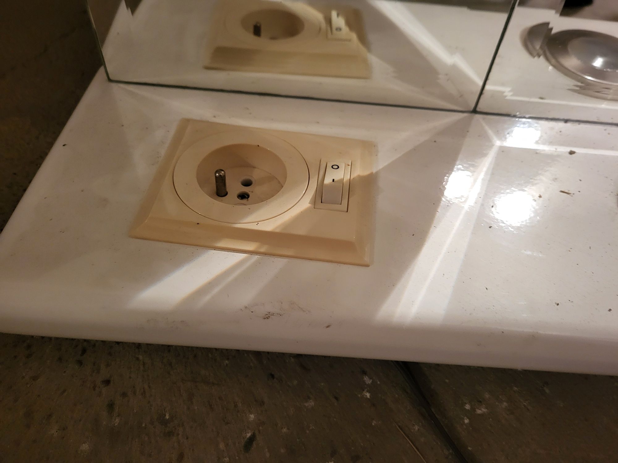 Szafka łazienkowa wisząca Lawabo mebel