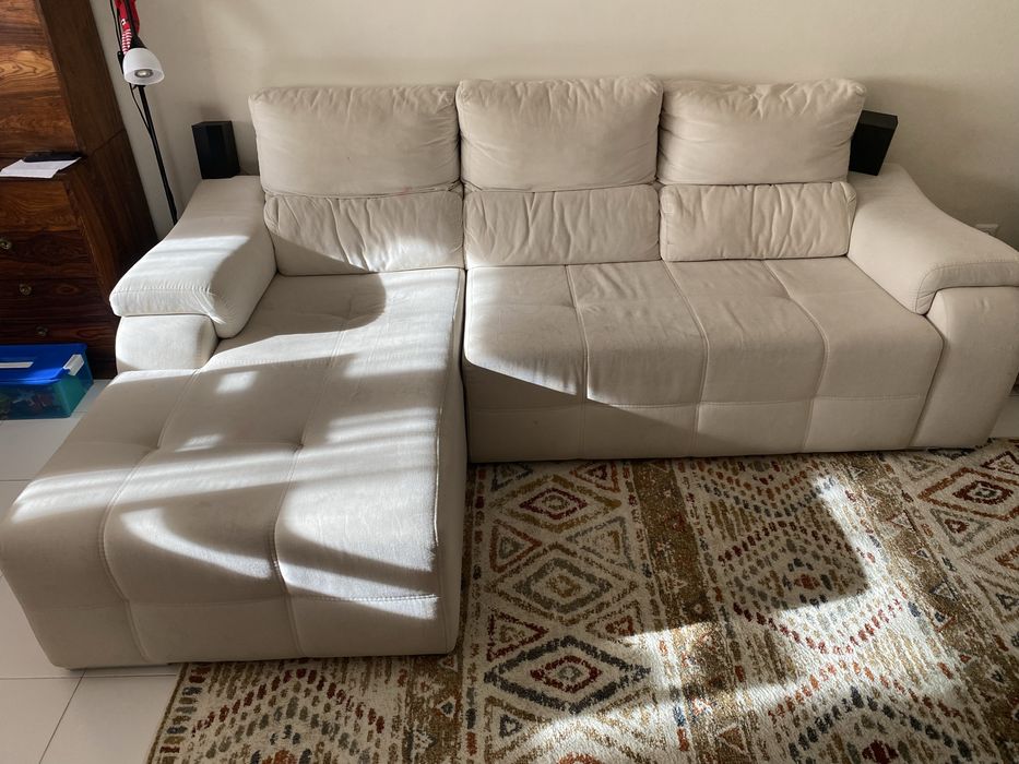 Sofá com chaise longue