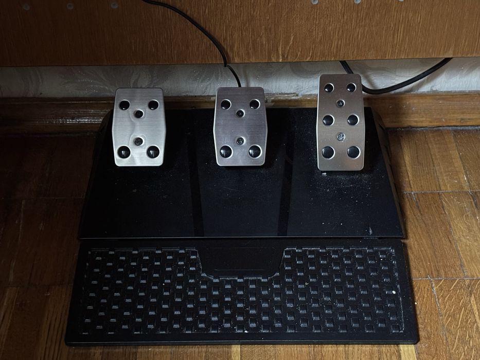 Игровой руль traicer