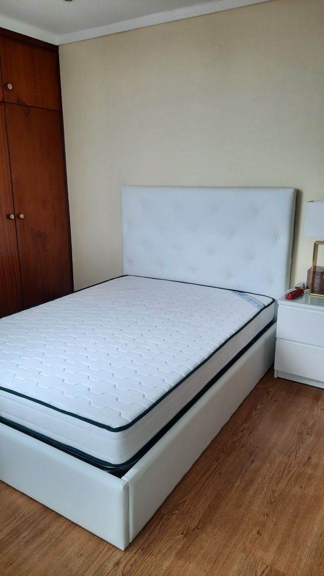 Cama casal estrado elevatório c/colchão