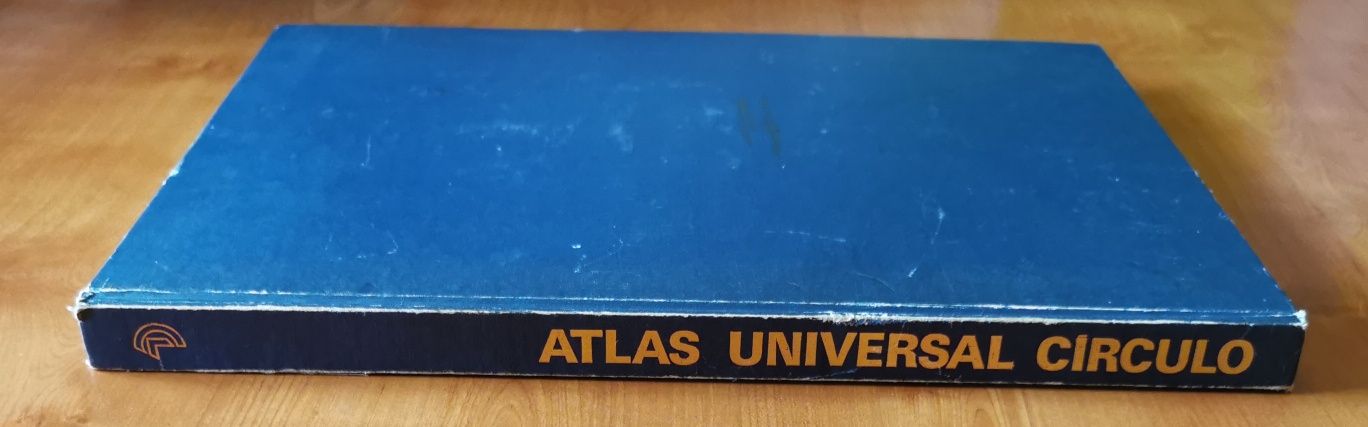 Livro "Atlas Universal Círculo"