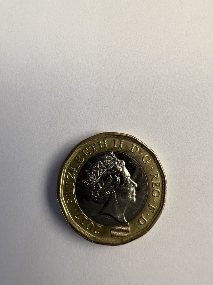 Монета One Pound