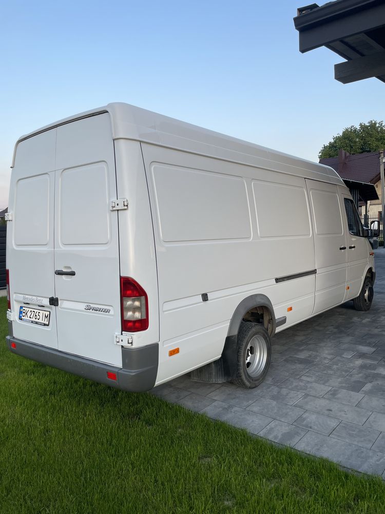 Свіжопригнаний Mercedes Sprinter 416