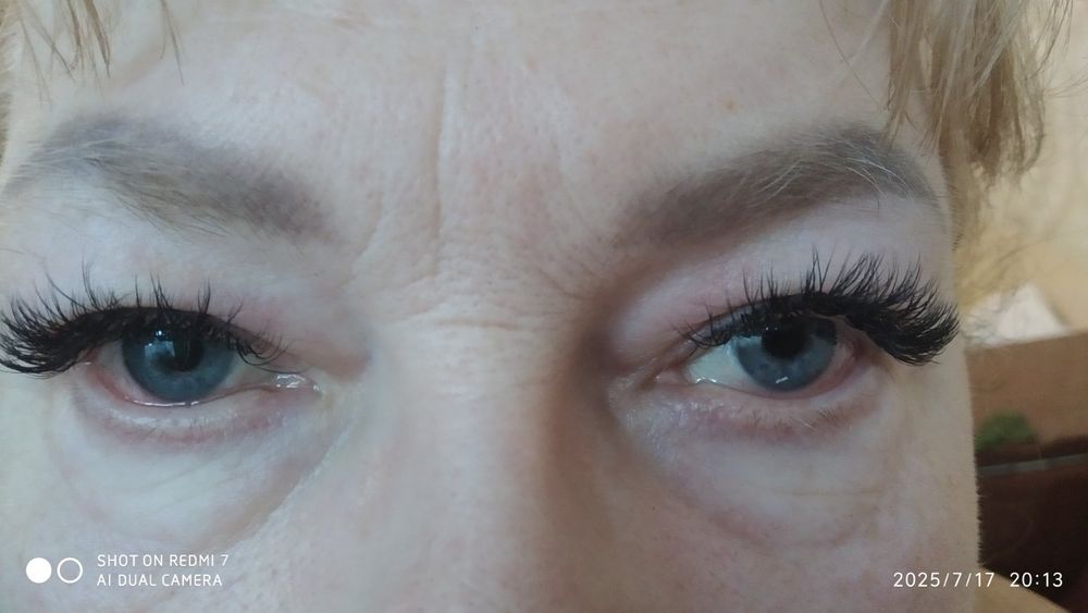 Нарощування вій для моделей СВІТЛО ЗАВЖДИ Є