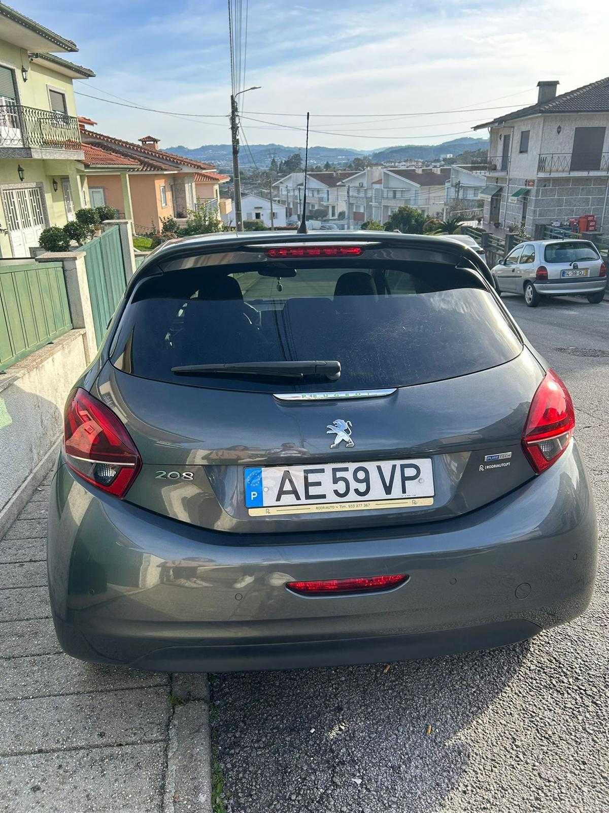 Peugeot 208 1.2 PureTech Allure | 8500€