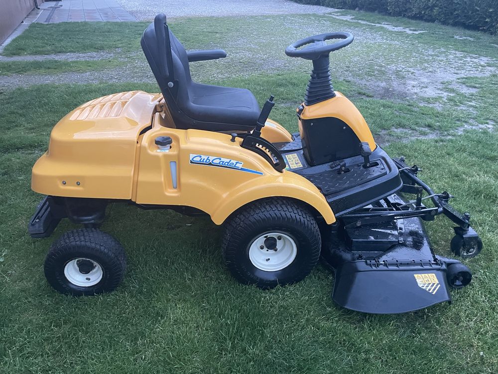 Traktorek Cub Cadet FMZ50 22HP
